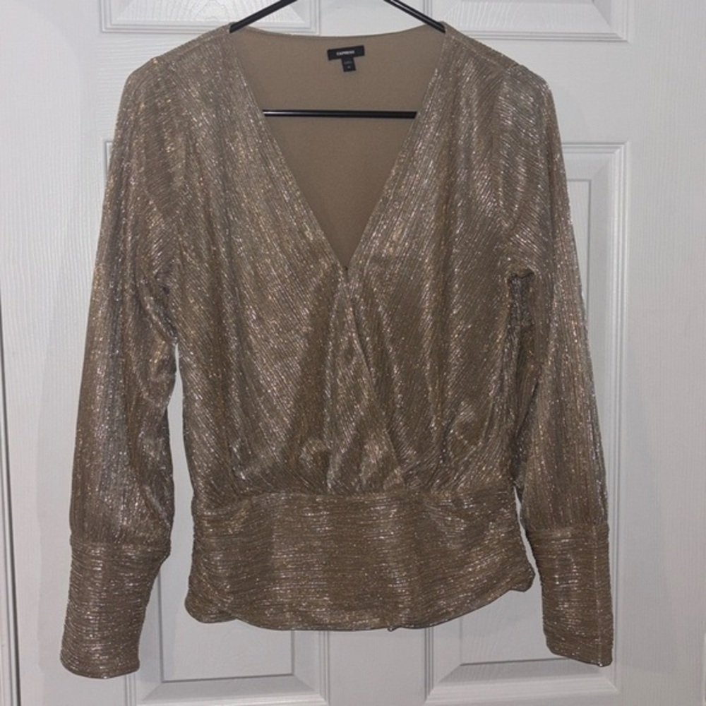 Gold vneck top